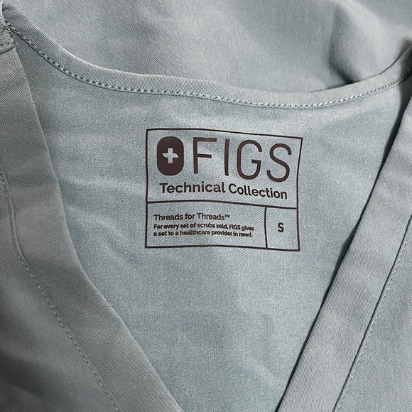 Figs Casma Three-Pocket Scrub Top™ - Picture 3 of 5